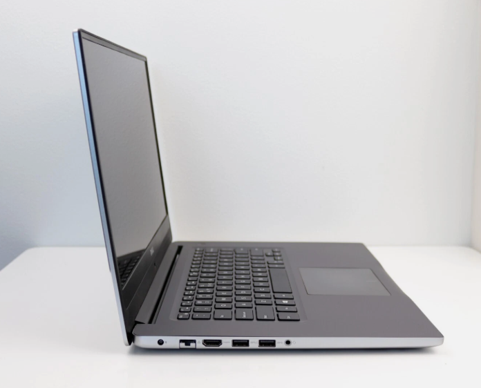 Dell Inspiron 15-7572 15.6" Laptop – Intel Core i7-8550U 1.8GHz / 8GB RAM / 128GB SSD + 1TB HDD / Win 11 Home Silver – Excellent Grade minor scratch (Refurbished)